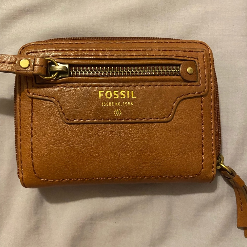 Fossil wallet with rose gold interior